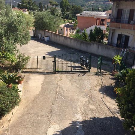 Casa Vacanze La Tuia Castellabate Εξωτερικό φωτογραφία