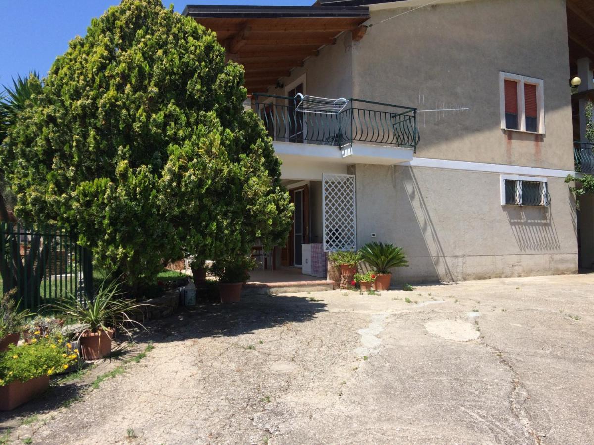 Casa Vacanze La Tuia Castellabate Εξωτερικό φωτογραφία